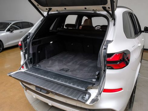 Used 2026 BMW X5 sDrive40i w/ M Sport Package RWD image 57