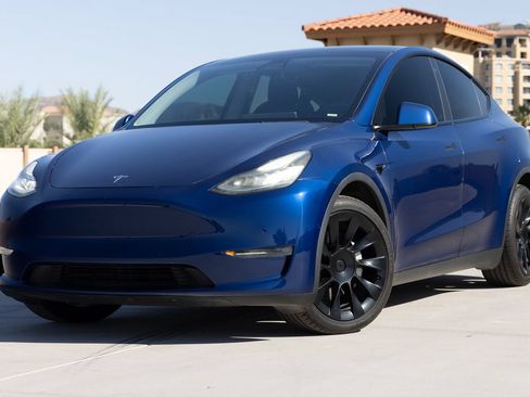 Used 2021 Tesla Model Y Long Range AWD/4WD image 17