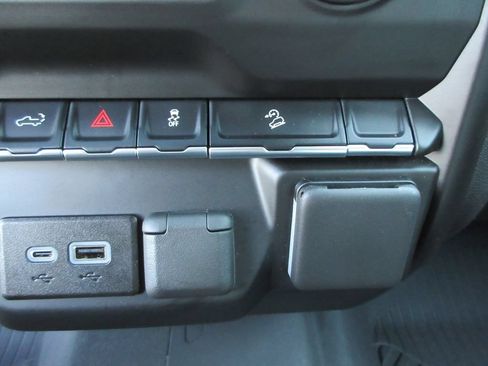 Certified 2026 Chevrolet Silverado 1500 Custom Trail Boss w/ LPO, Dark Essentials Package AWD/4WD image 31