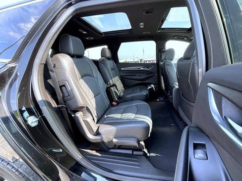 Certified 2023 Buick Enclave Avenir AWD/4WD image 18
