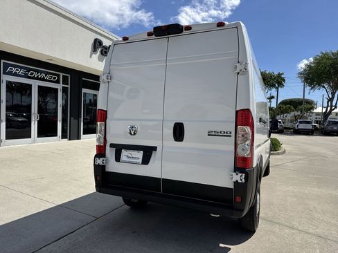 Used 2024 RAM ProMaster 2500 w/ Convenience Group FWD image 25