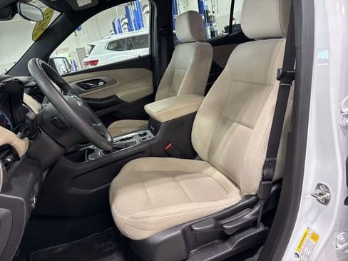 Used 2023 Chevrolet Traverse LS image 23