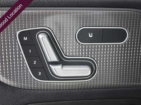 Used 2021 Mercedes-Benz GLB 250 4MATIC image 8