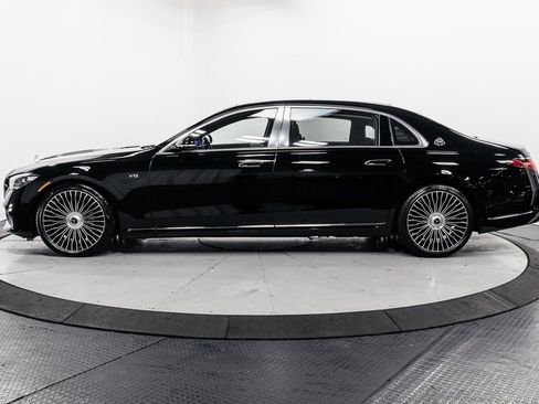 Used 2023 Mercedes-Benz Maybach S 680 4MATIC w/ Manufaktur Leather Package image 4