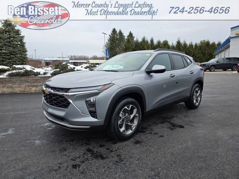 New 2026 Chevrolet Trax LT w/ LT Convenience Package FWD image 1