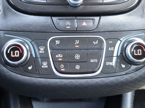 Used 2025 Chevrolet Malibu LT FWD image 34