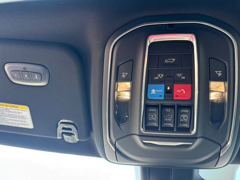 New 2026 Jeep Grand Wagoneer Limited AWD/4WD image 12