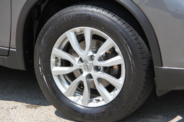 Used 2017 Nissan Rogue SV AWD/4WD image 14