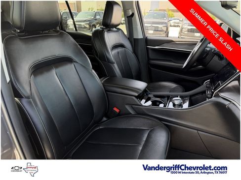 Used 2022 Jeep Grand Cherokee L Limited AWD/4WD image 27