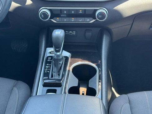 Used 2024 Nissan Altima 2.5 SV AWD/4WD image 16