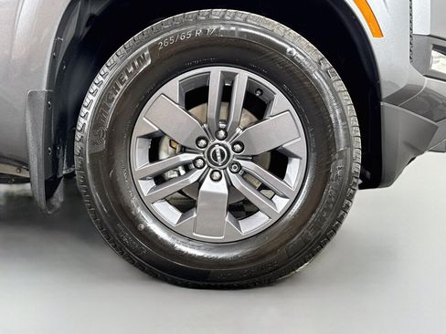 Used 2025 Nissan Frontier SV w/ SV Convenience Package RWD image 50