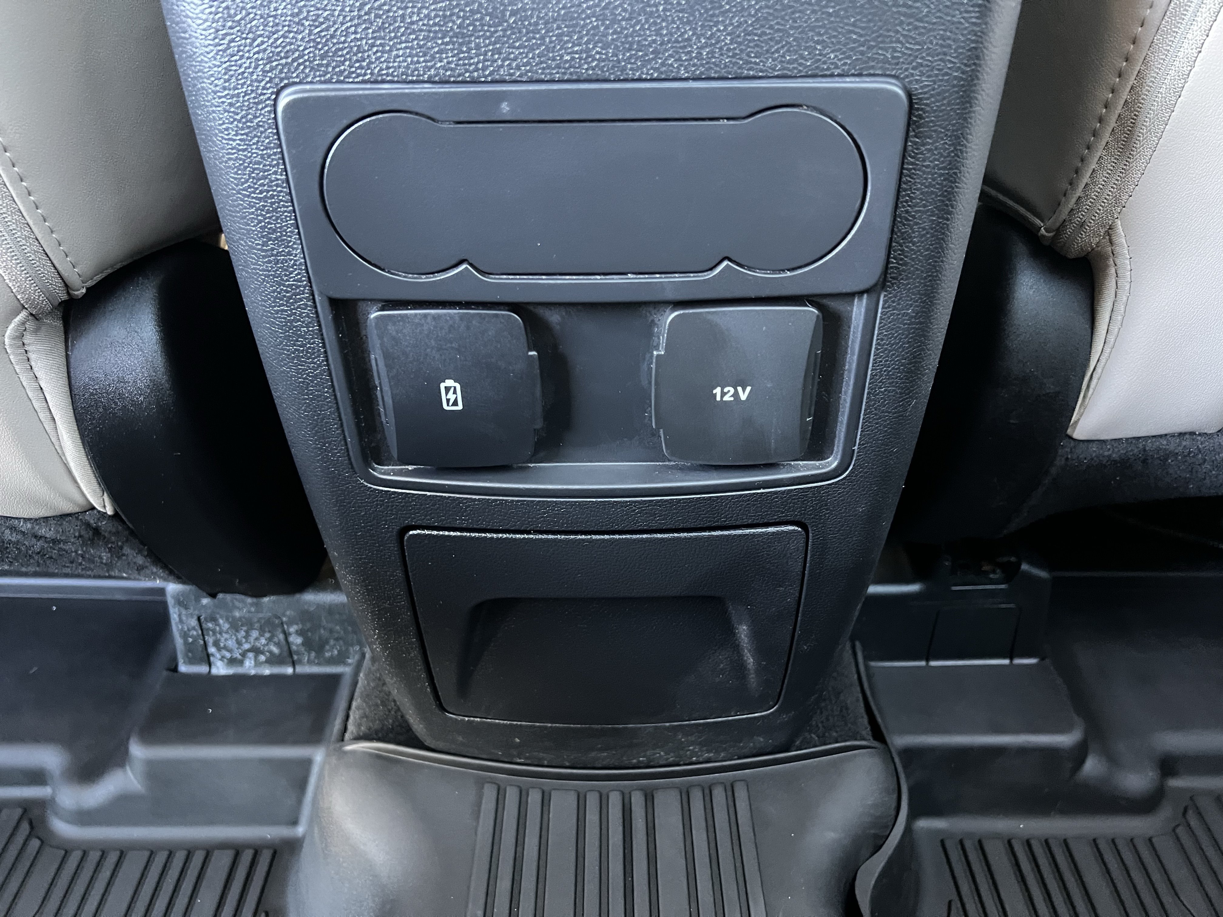 Used 2024 Ford Explorer XLT w/ Equipment Group 202A AWD/4WD image 48