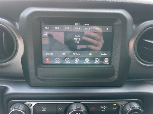 Used 2022 Jeep Gladiator Sport AWD/4WD image 26