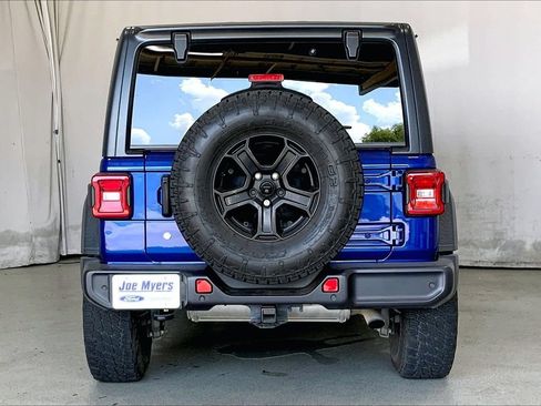 Used 2018 Jeep Wrangler Unlimited Sport S AWD/4WD image 4