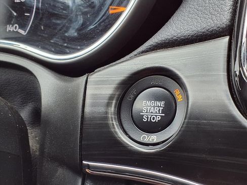 Certified 2022 Jeep Grand Cherokee Limited image 11