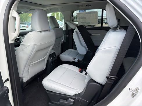 New 2026 Ford Explorer Platinum AWD/4WD image 7