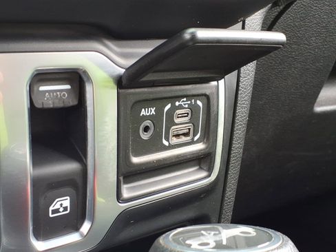 Used 2019 Jeep Wrangler Sport w/ Quick Order Package 24S AWD/4WD image 28