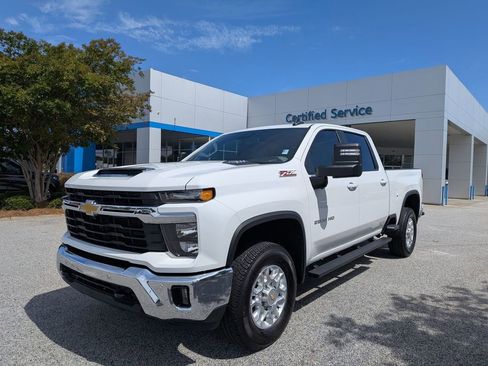 Used 2025 Chevrolet Silverado 2500 LT w/ Safety Package AWD/4WD image 4