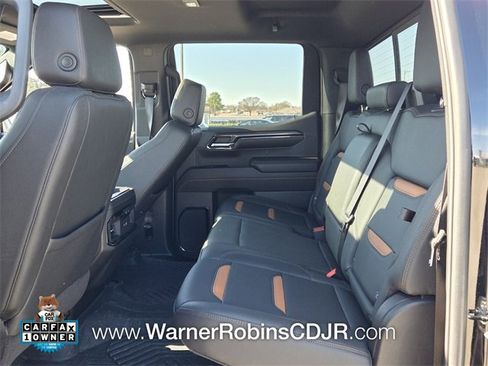 Used 2024 GMC Sierra 1500 AT4 w/ Technology Package image 6