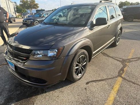 Used 2018 Dodge Journey SE w/ Popular Equipment Group FWD image 2