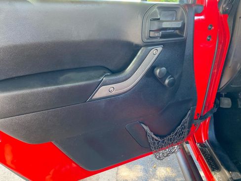 Used 2016 Jeep Wrangler Sport w/ Connectivity Group AWD/4WD image 20