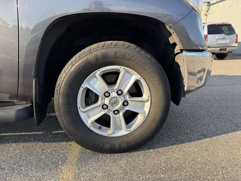 Used 2016 Toyota Tundra SR5 w/ SR5 Upgrade Package AWD/4WD image 9
