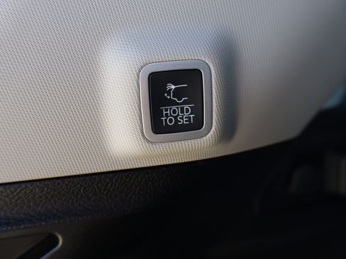 Used 2022 Jeep Grand Cherokee Limited image 27