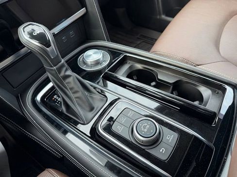 Certified 2024 INFINITI QX80 Premium Select w/ All-Season Package image 17