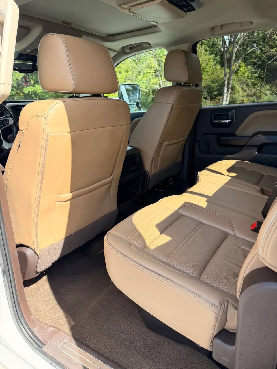 Used 2018 GMC Sierra 2500 Denali w/ Duramax Plus Package AWD/4WD image 16