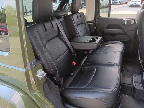 Used 2023 Jeep Wrangler Unlimited Sahara w/ Cold Weather Group AWD/4WD image 18