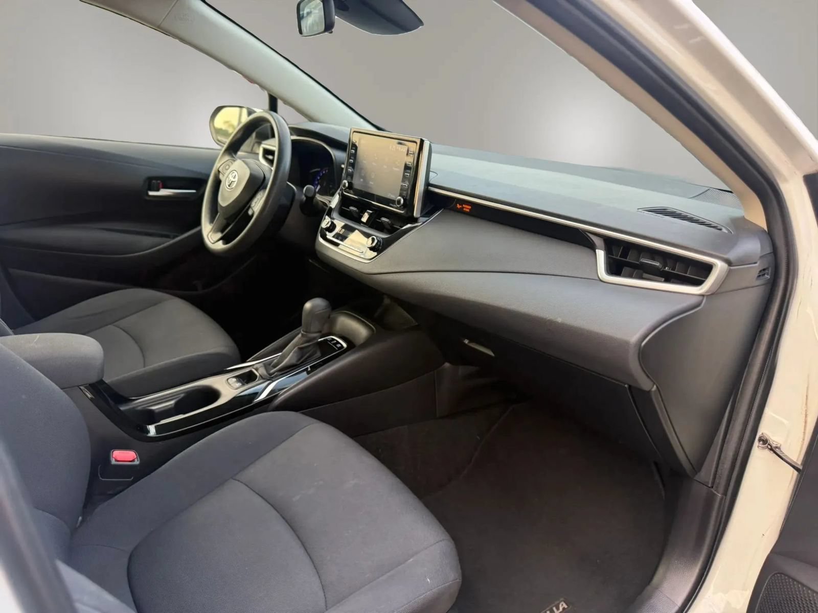 Used 2021 Toyota Corolla LE FWD image 43