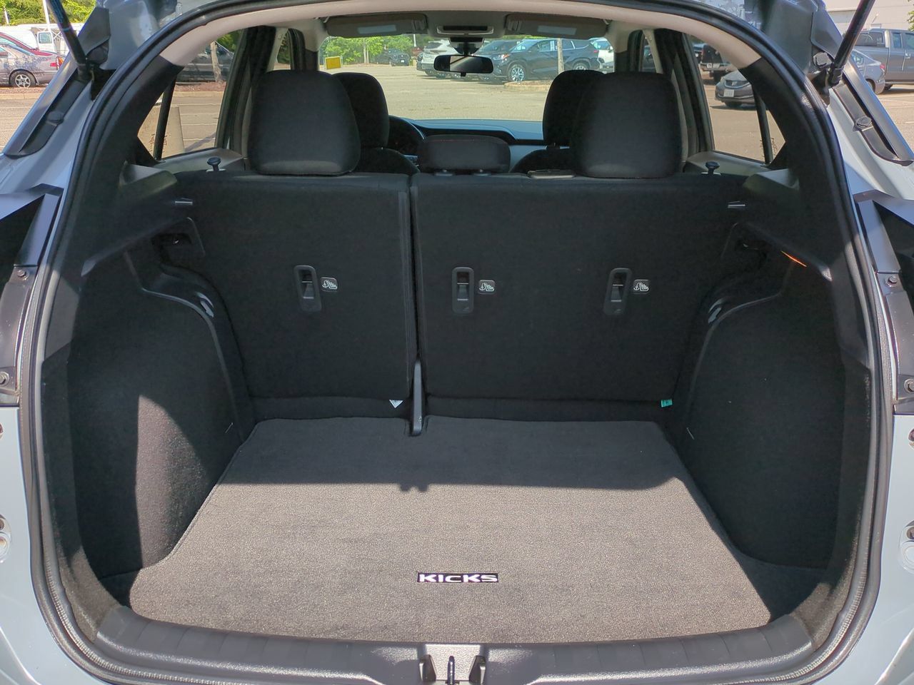 Used 2023 Nissan Kicks SR FWD image 13