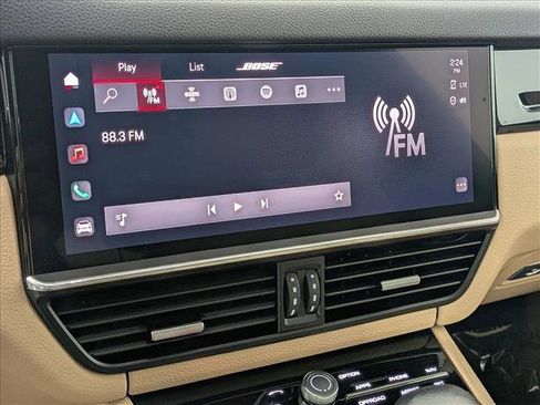 Used 2023 Porsche Cayenne Platinum Edition image 17