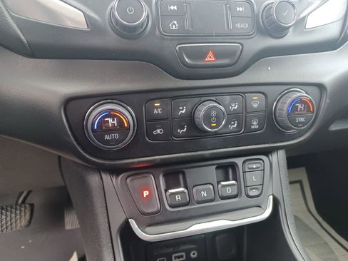 Used 2020 GMC Terrain SLT w/ Preferred Package image 15