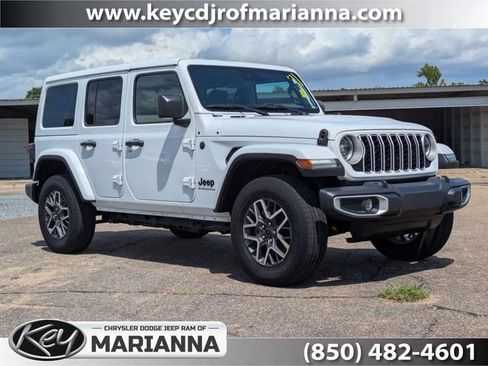 Used 2025 Jeep Wrangler Unlimited Sahara AWD/4WD image 1