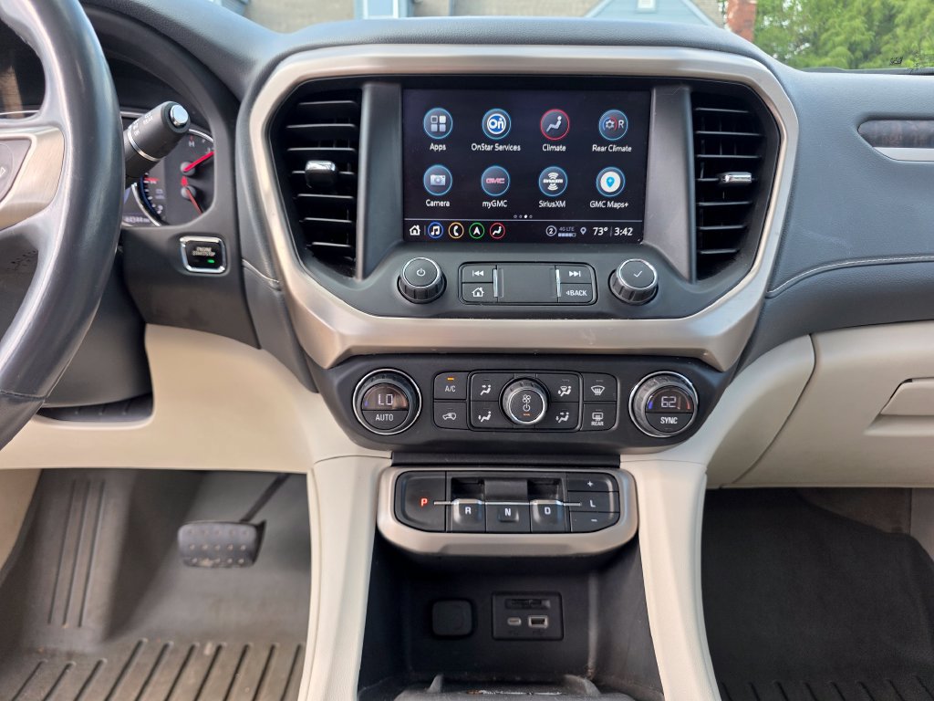 Used 2021 GMC Acadia Denali w/ Denali Ultimate Package AWD/4WD image 14