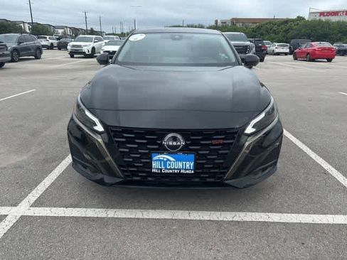 Used 2023 Nissan Altima 2.0 SR FWD image 8