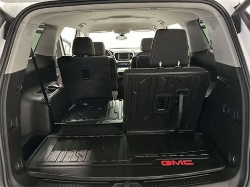 Used 2023 GMC Acadia SLE w/ Driver Convenience Package image 26
