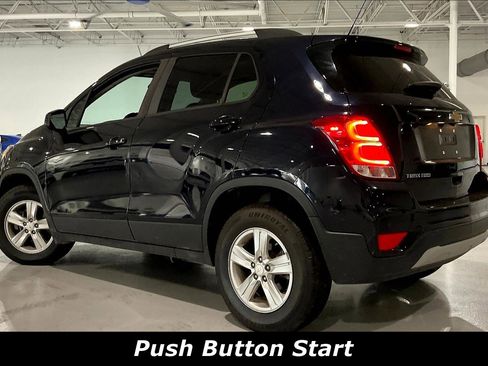 Used 2022 Chevrolet Trax LT w/ Driver Confidence Package image 3