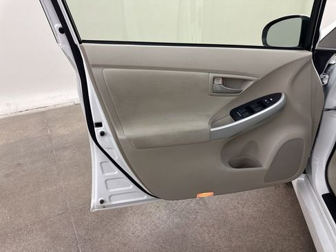 Used 2014 Toyota Prius Two image 31