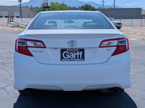 Used 2014 Toyota Camry SE FWD image 7