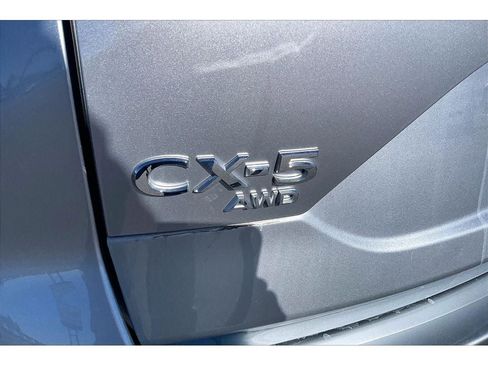 Used 2021 MAZDA CX-5 Touring image 32
