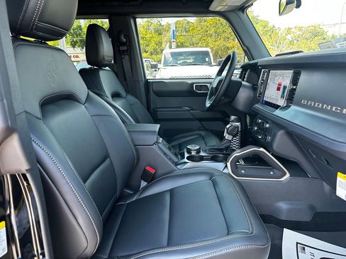 New 2025 Ford Bronco Badlands image 38
