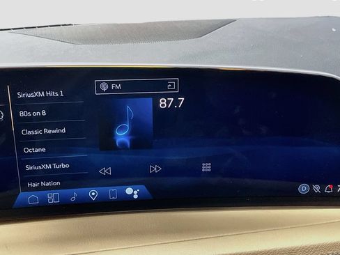 Used 2025 Cadillac XT4 Premium Luxury w/ Technology Package AWD/4WD image 15