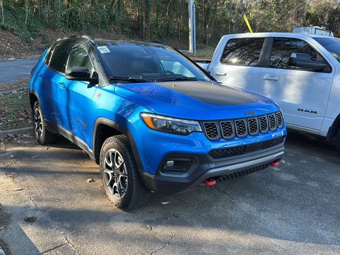 Used 2024 Jeep Compass Trailhawk w/ Trailhawk Elite Group image 4