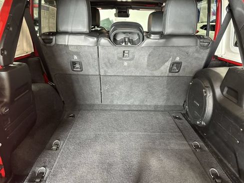 Used 2021 Jeep Wrangler Unlimited Sahara AWD/4WD image 26