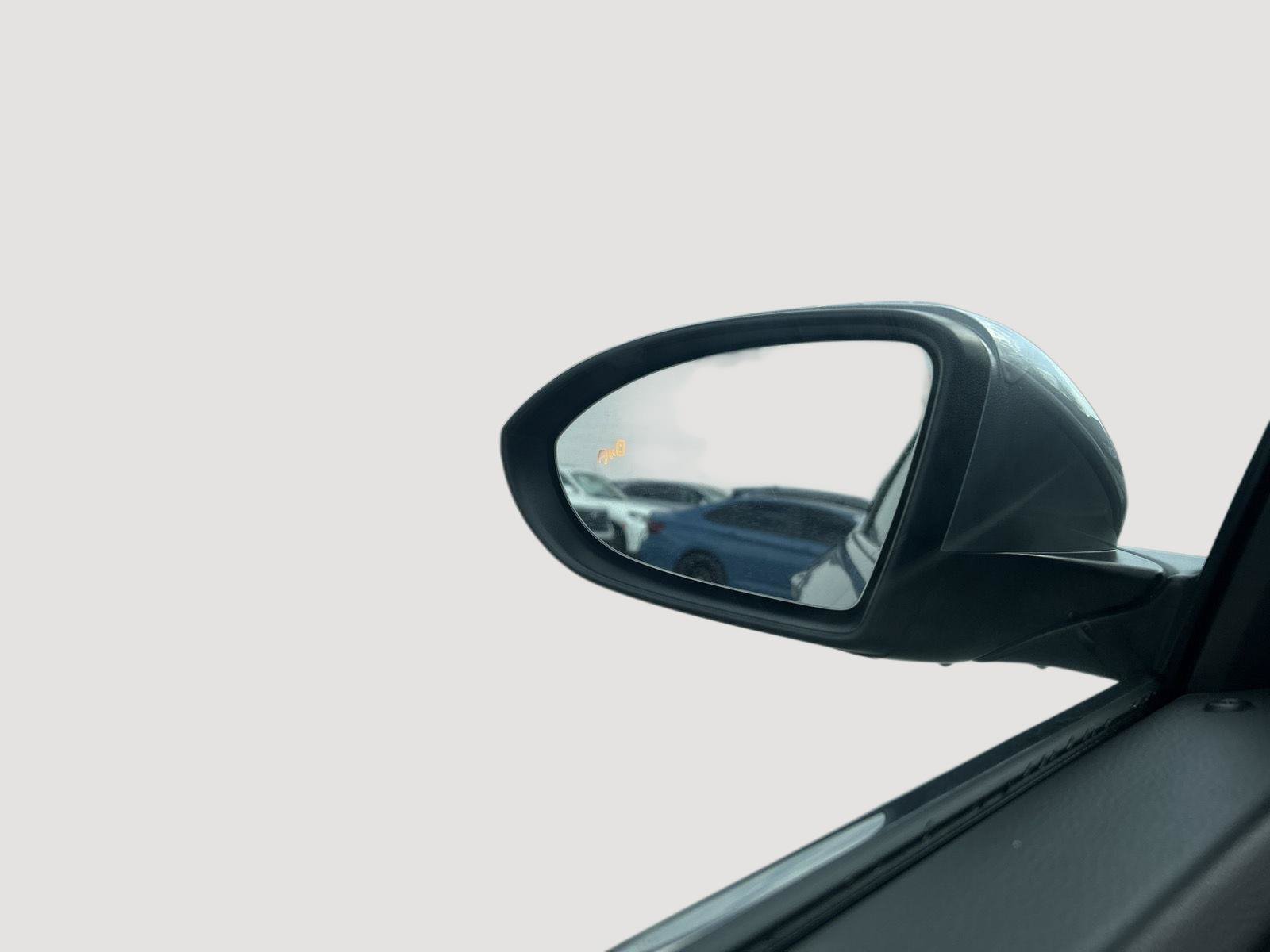 Used 2024 Volkswagen Jetta SE w/ Panoramic Sunroof Package FWD image 23