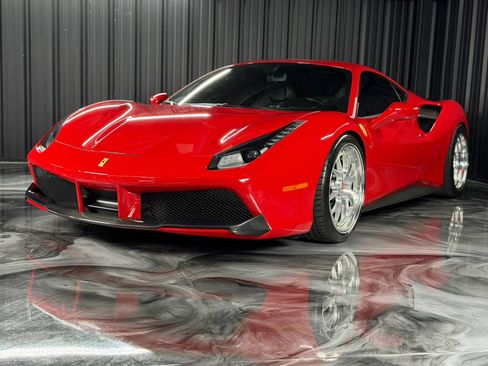 Used 2016 Ferrari 488 GTB RWD image 2
