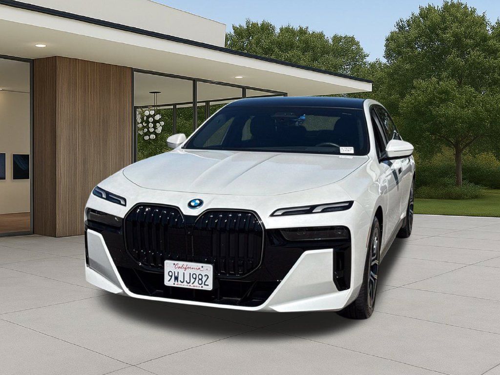 Used 2026 BMW 750e xDrive AWD/4WD image 3