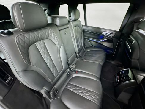 Used 2025 BMW X7 M60i AWD/4WD image 29